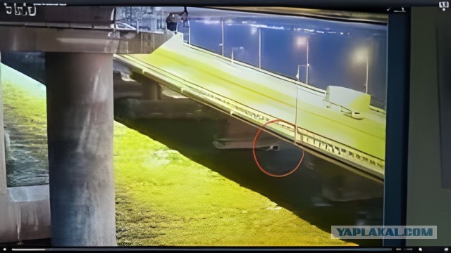 Момент  взрыва на Крымском мосту и его последствия