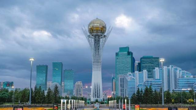 Казахстан вводит «золотую визу»