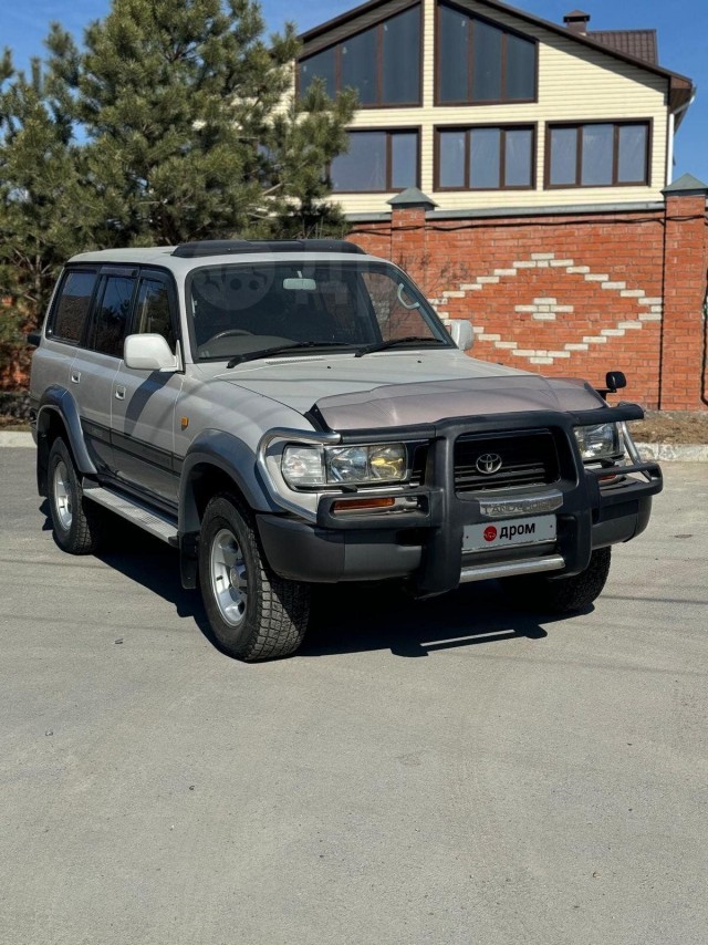 "Чем авто старше, тем дороже": В Ачинске продается Toyota Land Cruiser 80 1995 г.в. "всего" за 9,85 млн рублей