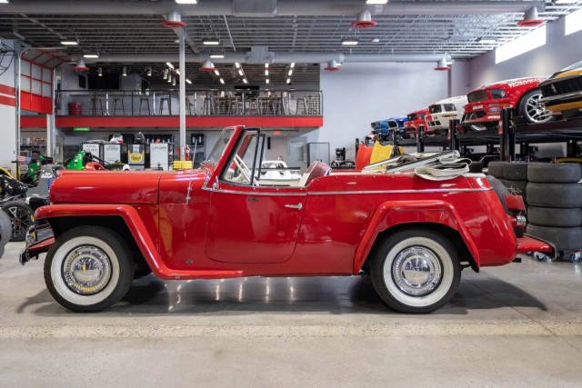 Willys Jeepster. Забавного автомобиля пост