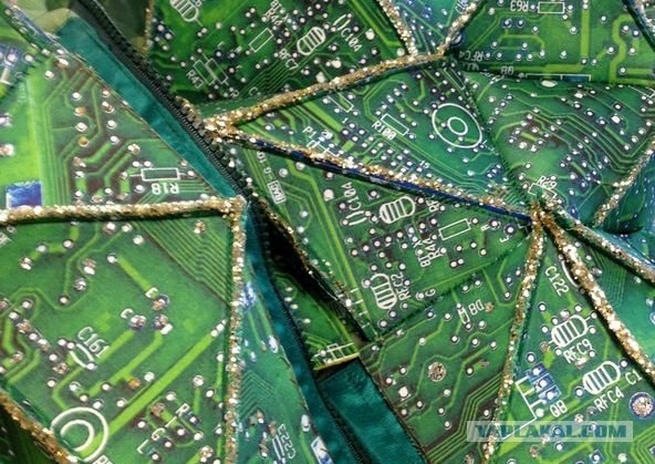 И как её теперь Обнимать в танце...