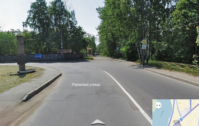 Кто должен уступить дорогу и почему?