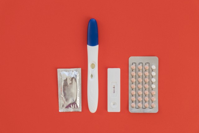 14 удивительных мифов о контрацепции, в которые кто-то верит до сих пор