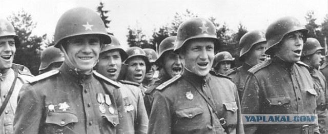 Самая забавная и необычная форма армий мира