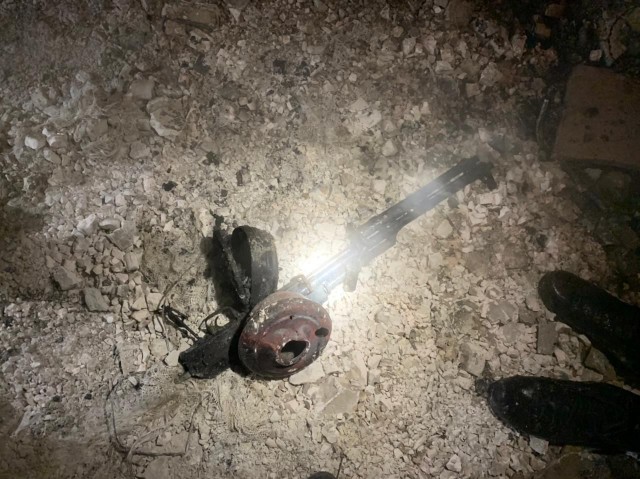 В элитном подмосковном посёлке Вешки ФСБ проводит масштабную спецоперацию - местный житель отстреливается из дома