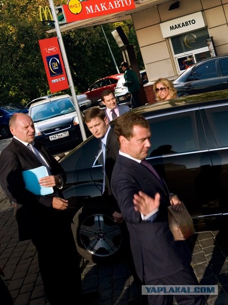 Медведев в McDonald's