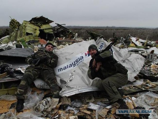 Первое видео с места падения Боинга MH17