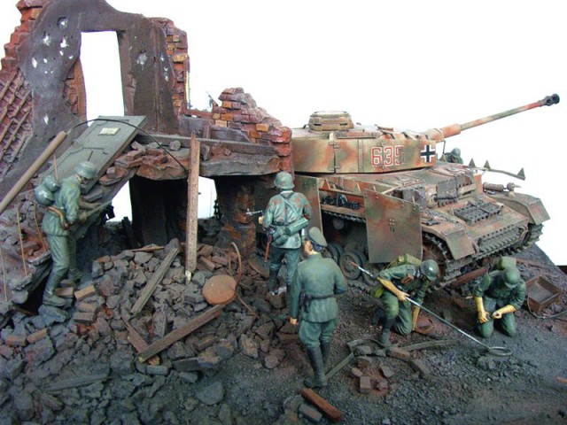 Военно-историческая миниатюра и диорамы