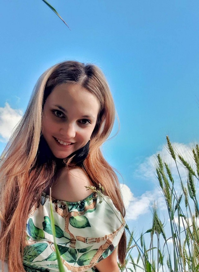 Картинки с девушками на свежем воздухе