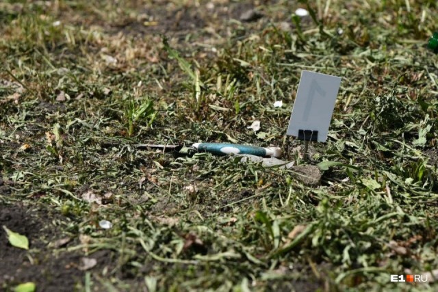 В Екатеринбурге мужчина с ножом напал на людей у железнодорожного вокзала