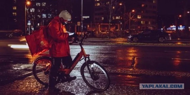 Курьеры продолжают беспределить