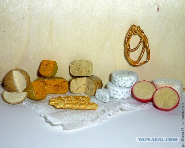 Вот чем занимается моя благоверная!)