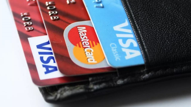 В России перестанут обслуживать карты Visa и Mastercard