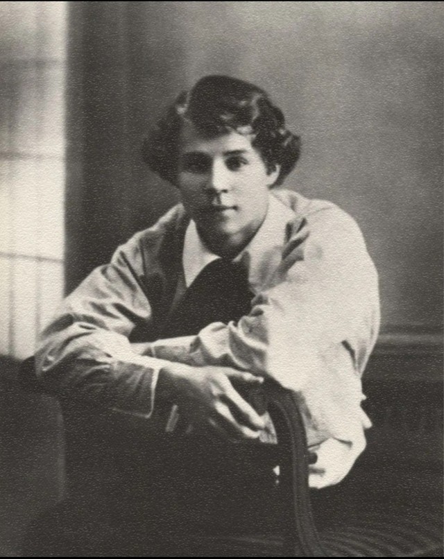 Поэт Сергей Есенин
