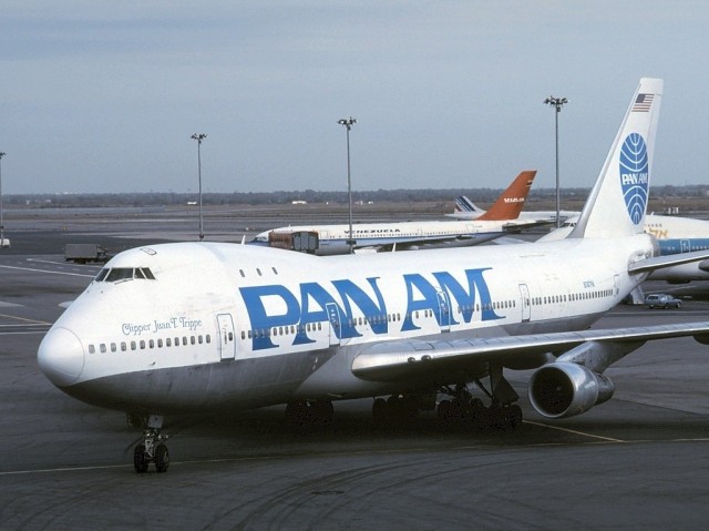 Боинг 747 встал на дыбы после неудачного взлёта