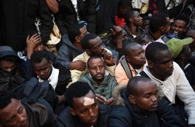 Полиция Франции разгромила лагерь беженцев в Париже