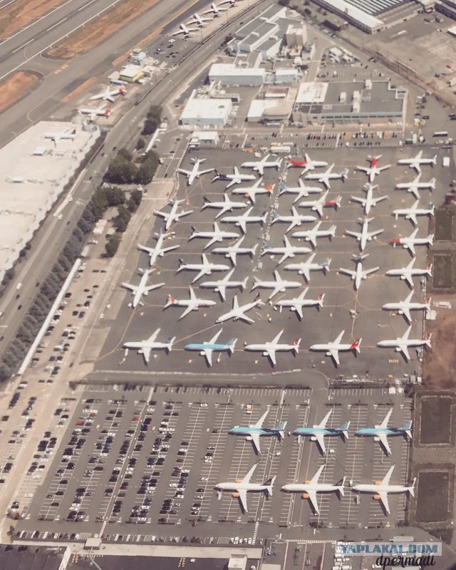 Boeing из-за затоваривания стал ставить самолеты на автомобильную парковку