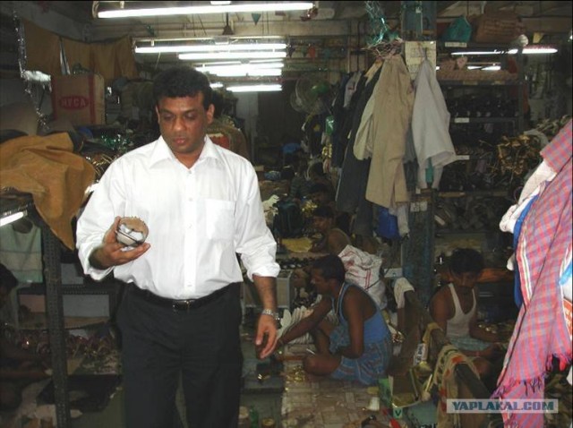 Обувное производство в Индии (25 фото)