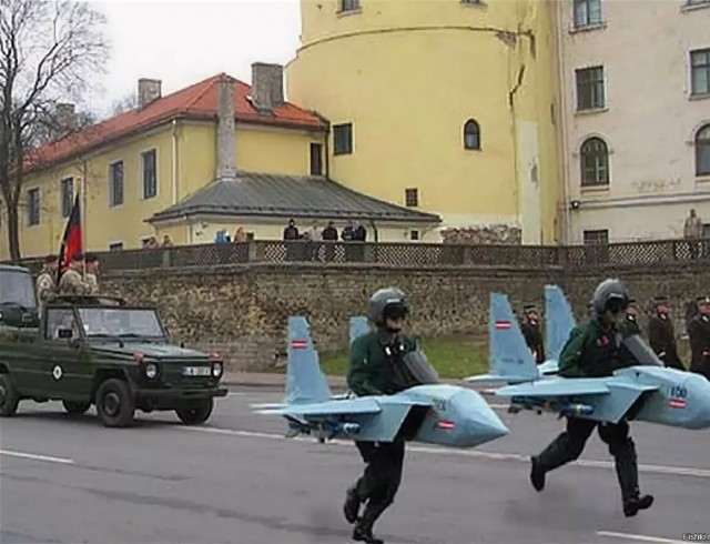Трепещите! Латвийская компания будет производить военные самокаты