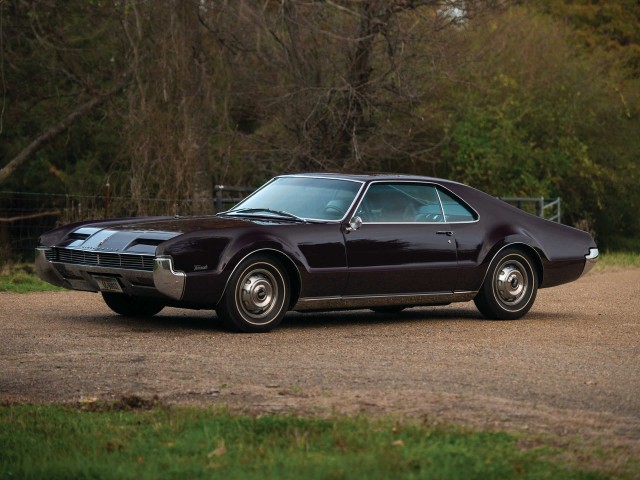 Oldsmobile Toronado Gen1 1966–70