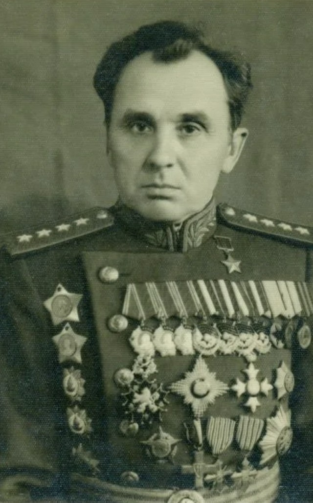 Киевсовет лишил генсека СССР Леонида Брежнева звания почетного гражданина Киева