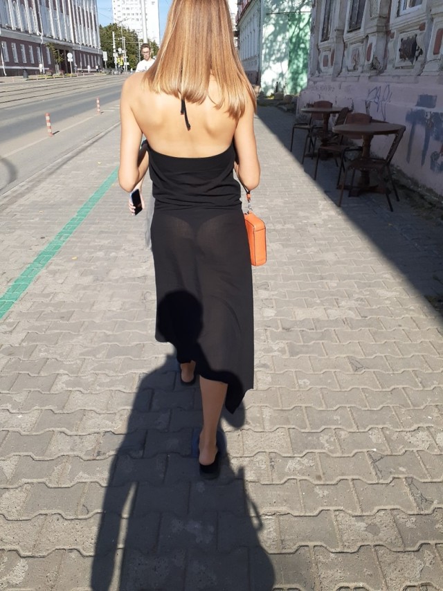 Жара, а многие женщины на улице в джинсах, почему?