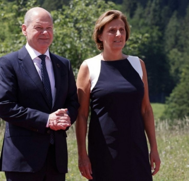 Суд доказал, что Бриджит Макрон — это мужик