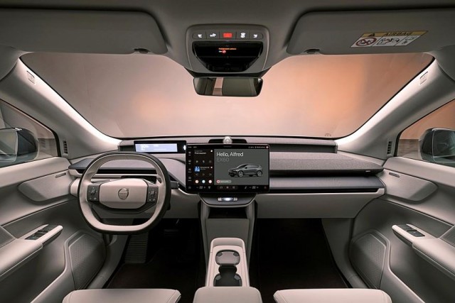 Новый Volvo EX60: без дверных ручек, до 810 км на одной зарядке, есть версия Cross Country