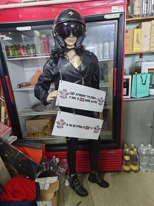 А почему женщин раздражает "являющийся на диване" муж?