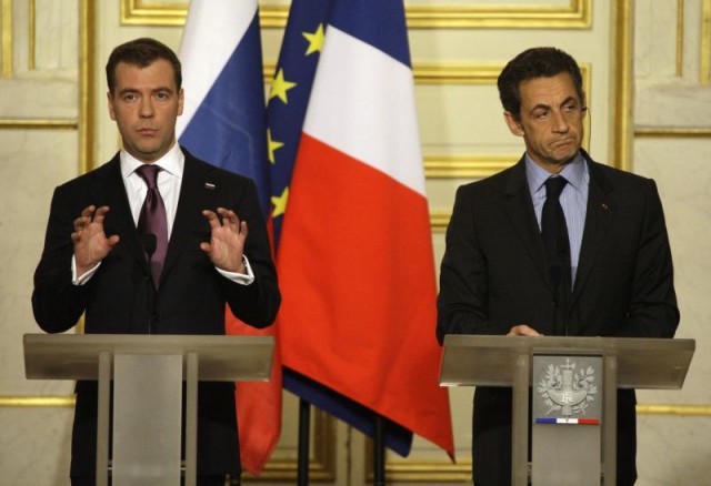 Как Медведев во Францию ездил