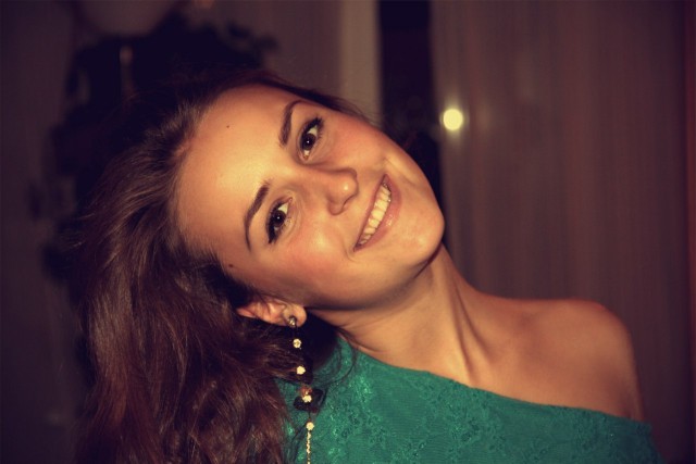 Почему девочкам-уточкам сложно фотографироваться на паспорт