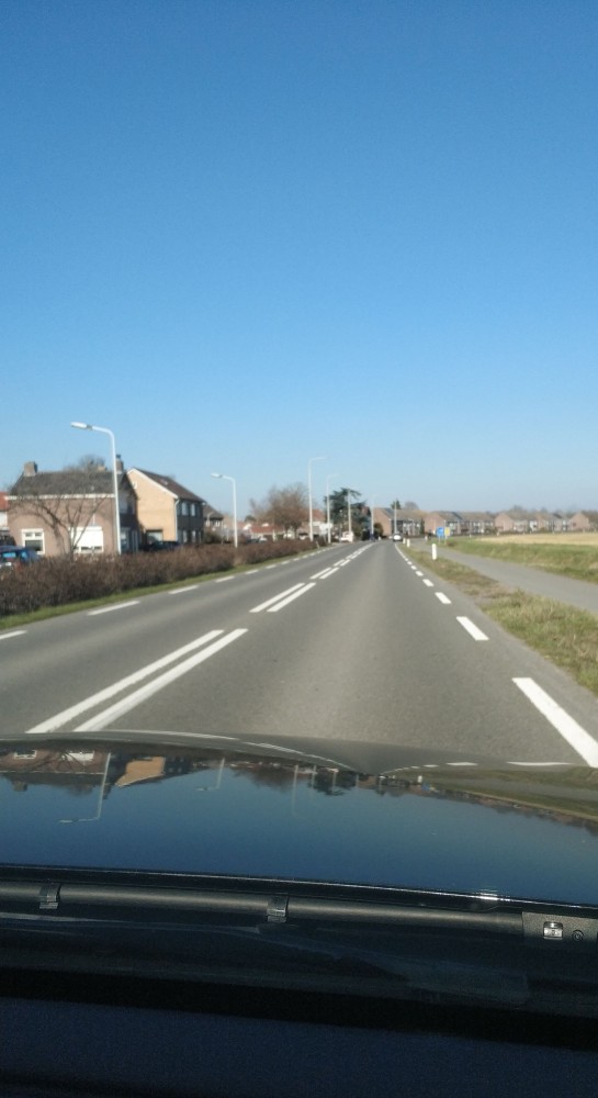 В этой деревне нет привычных дорог