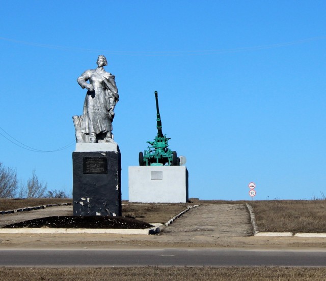 Заехали девушек помянули