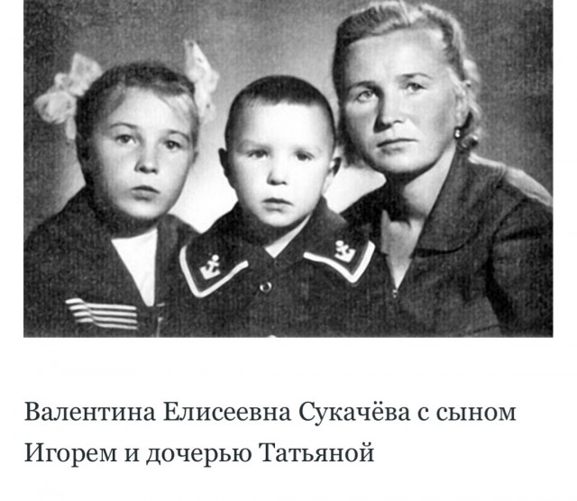 «Это было недавно, это было давно...»: 15 редких фотографий отечественных знаменитостей
