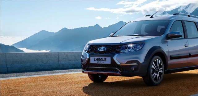 Автомобили Lada Largus не дождутся мотора 1.8 Evo. АвтоВАЗ заявил, что он просто не поместится