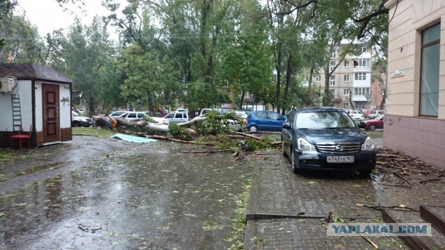 В Ростовской области бушует ураган