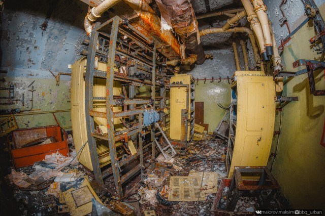 Обычный сарай посреди тундры оказался спуском в оставленный военными «засекреченный» бункер