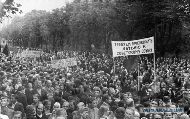 Фотографии связанных с историей Красной и Советской Армии.