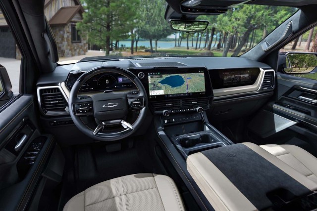 Дебютировал пикап Chevrolet Silverado: новый двигатель V8 мощностью 426 л.с., 10-ступенчатый автомат