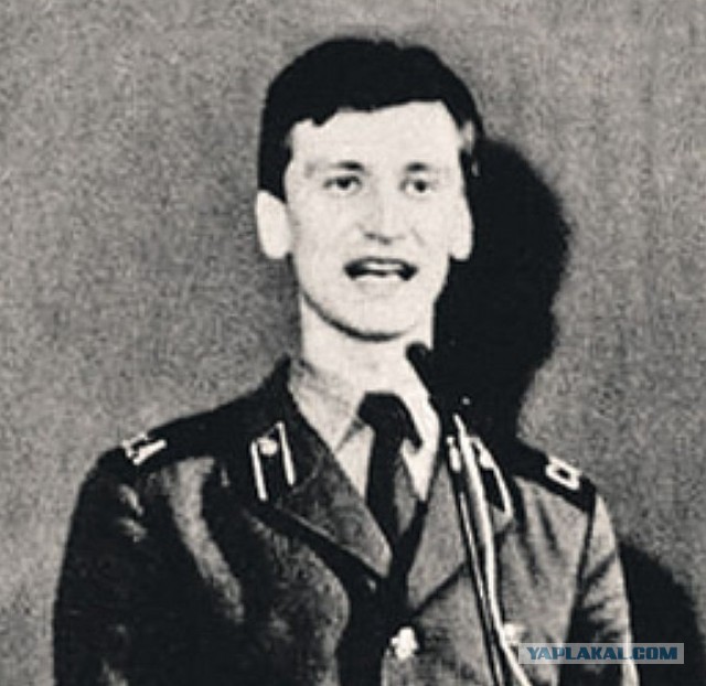 Армейские фотографии знаменитостей