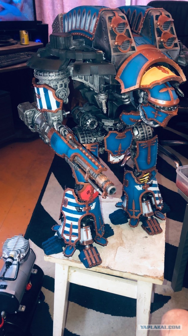 Warlord Titan. Сервиторим потихоньку