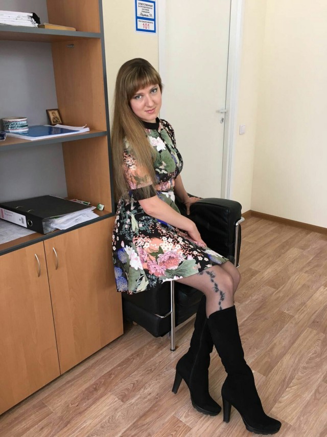 Девушки, которым скучно на работе