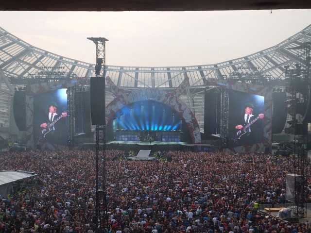 Музыка и музыканты: AC/DC-подробная история