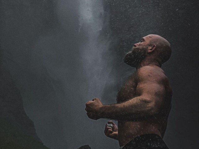 Новый мировой рекорд по прыжкам смерти с высоты 40.5 метров, установлен Кеном Сторнсом