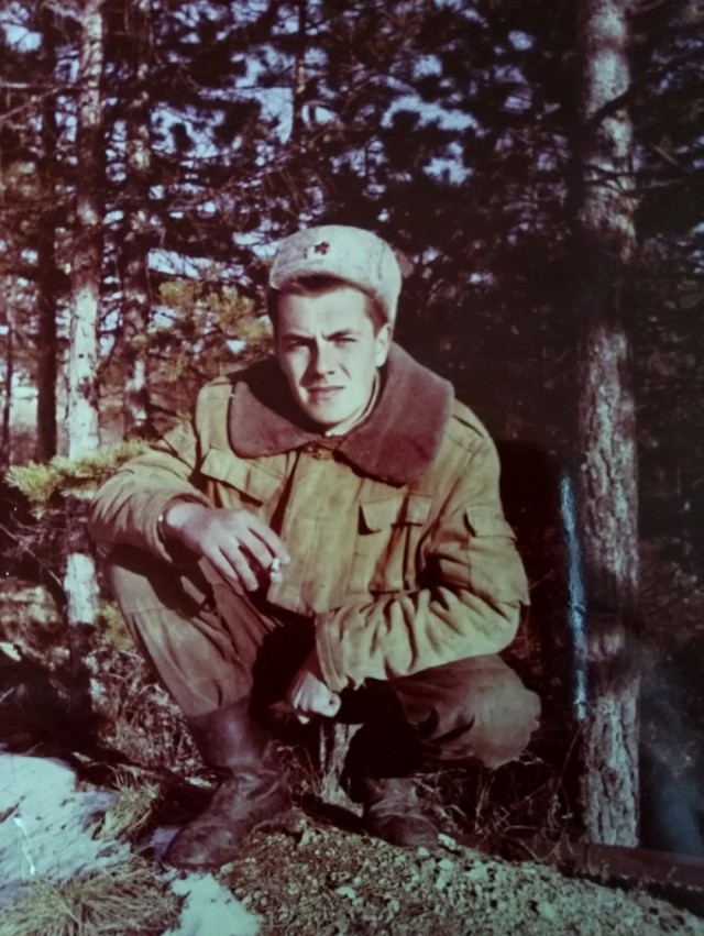А давайте в честь праздника, выкладывать свои армейские фотки уважаемые яповцы