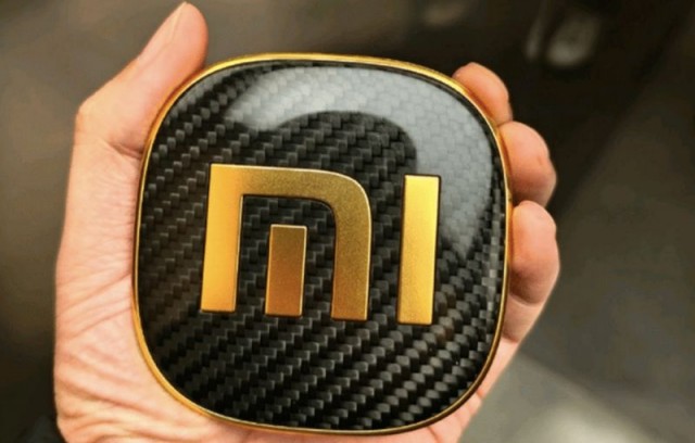 Покрытые золотом шильдики электромобилей Xiaomi SU7 Ultra в Китае стали желанной добычей для воров