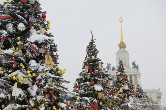 В Москве резко похолодает. "Солнце на лето - зима на мороз"