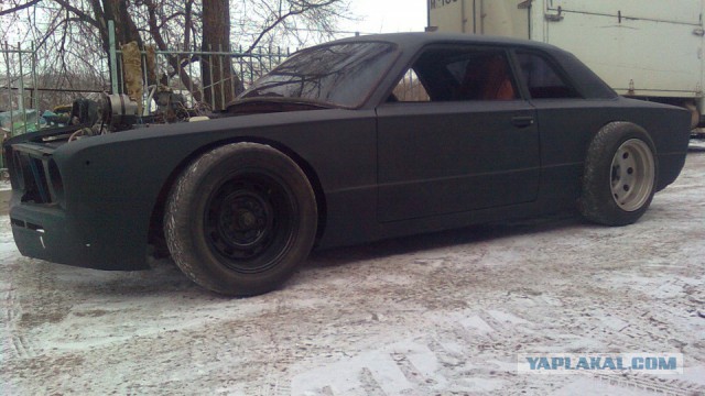 Минчанин и его самодельный автомобиль "Фантазия"
