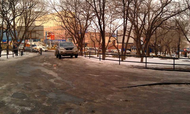Водитель Крузера охотися за пенсионеркой