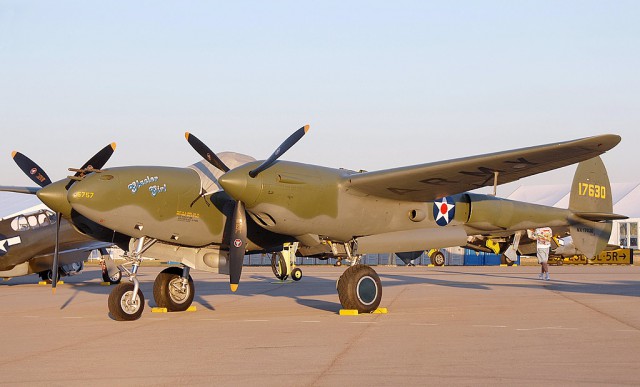 Многоцелевой истребитель P-38 «Lightning»